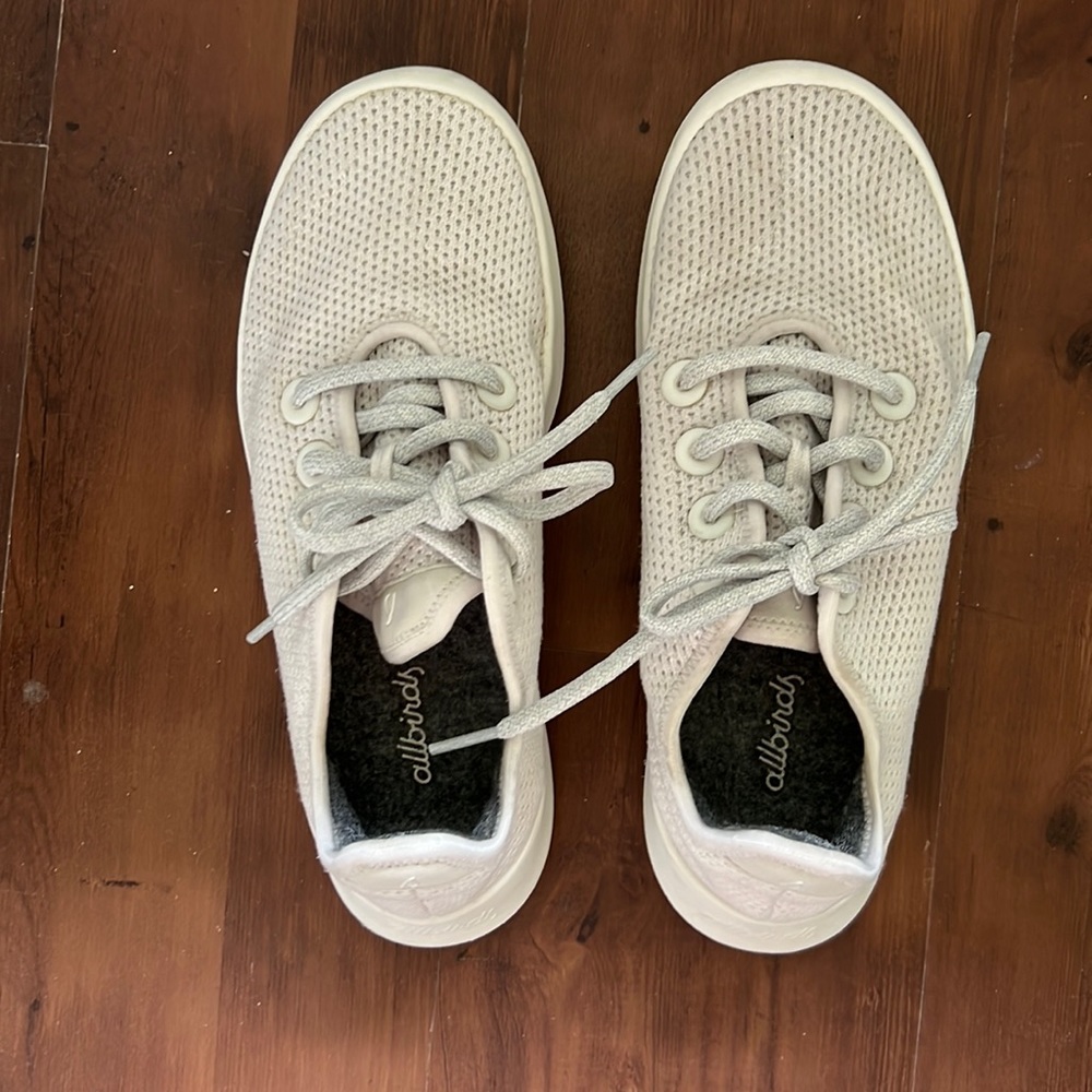 Women’s tree runners size 7